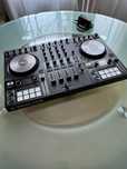 Consola DJ - Traktor S4 MK3 + Geanta Transport
