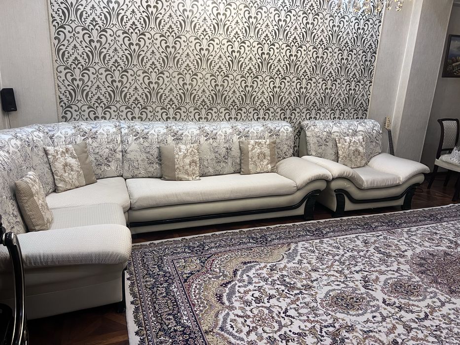 Диван и кресло в комплекте