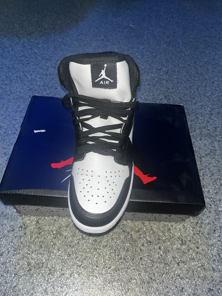 Nike Air Jordan 1 Mid Black and White