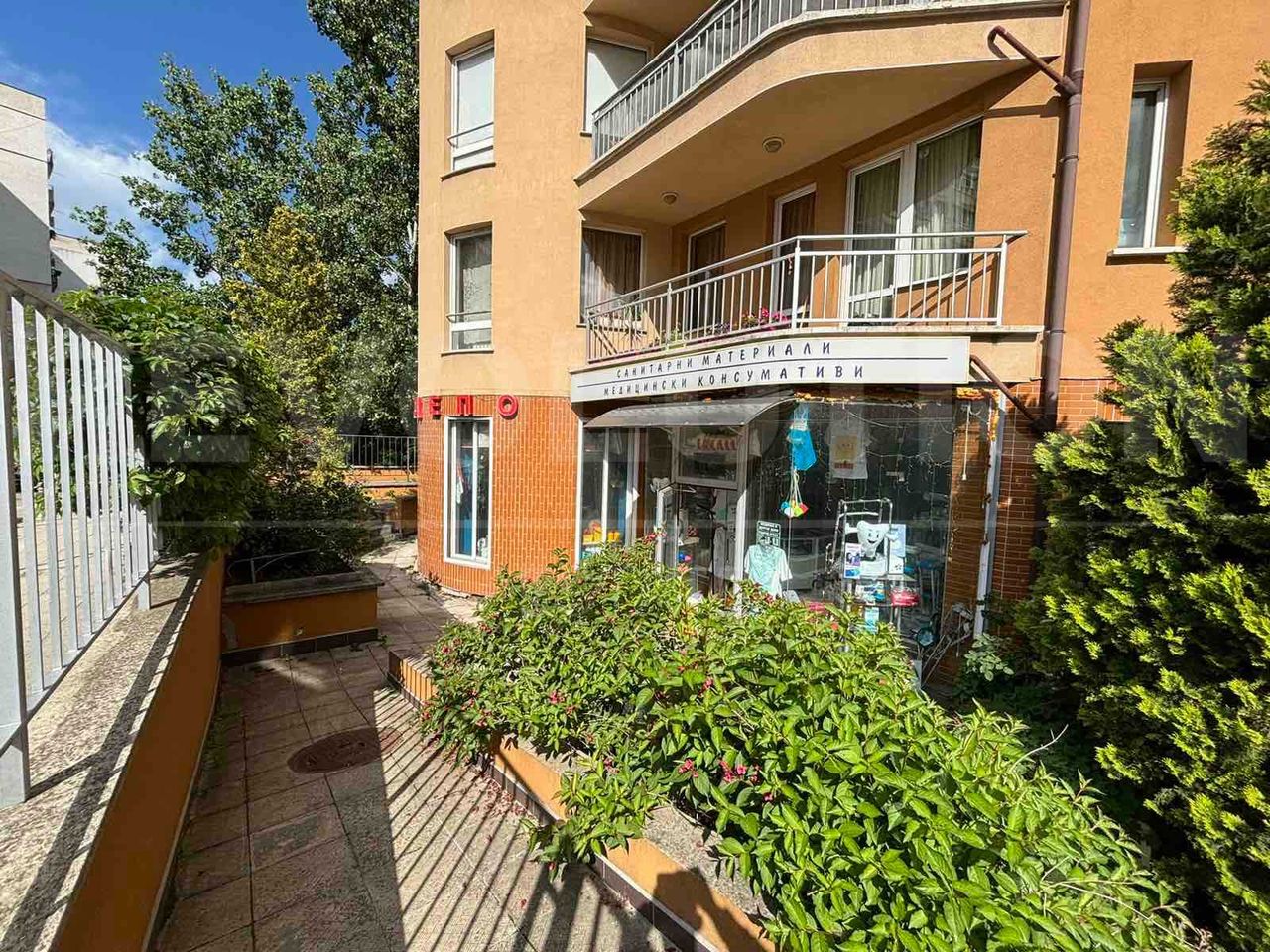 Продава се Заведение в София, Младост 3 - 257 кв.м за 1362 €/кв.м - Снимка #13