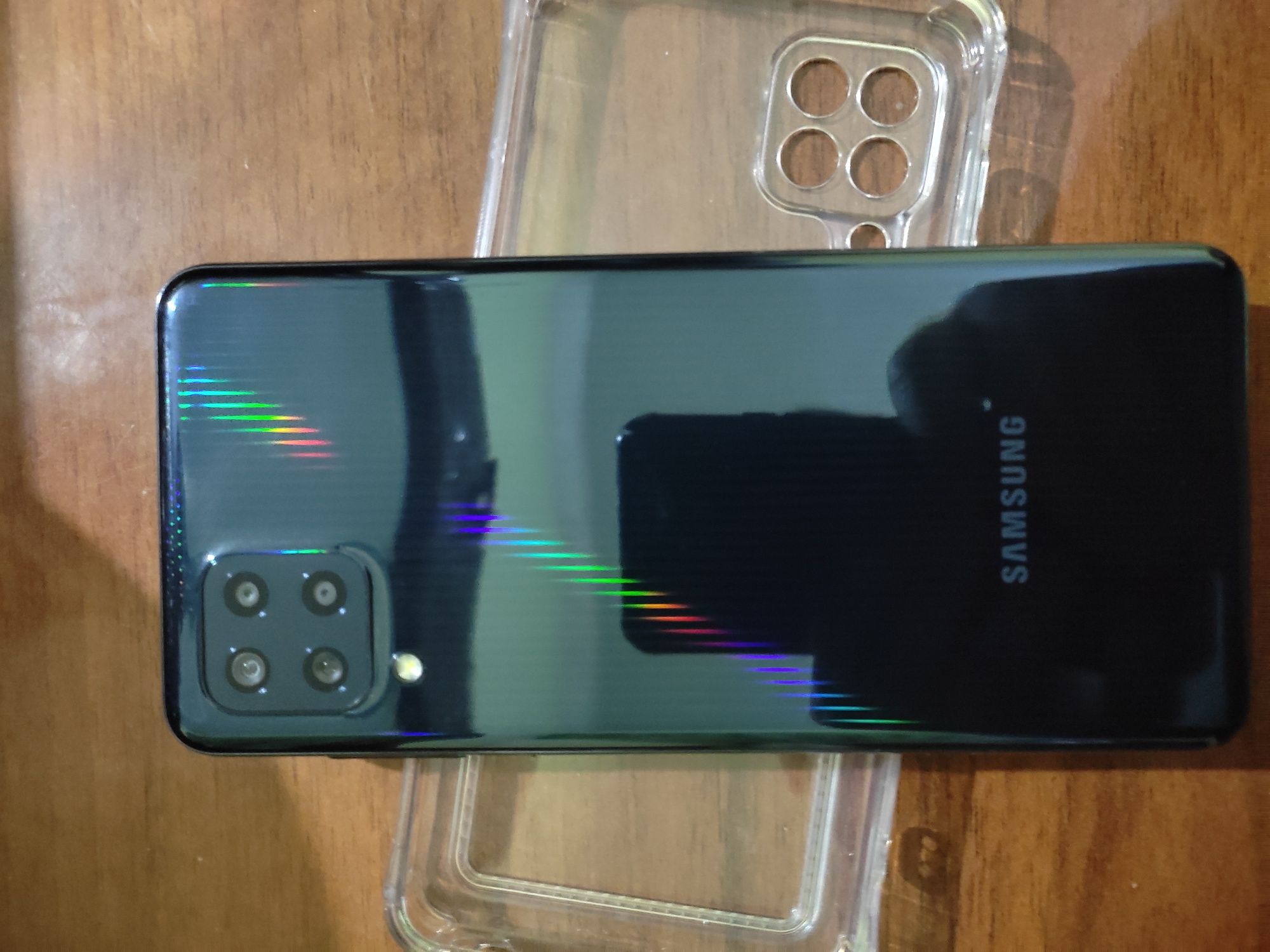 Samsung m32 sotiladi 4 .64 pomyati