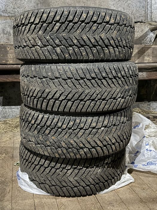 Шины 235/45 R18 новые