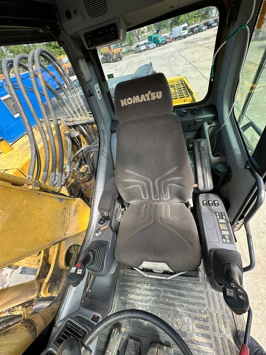 Excavator Pneu KOMATSU PW180