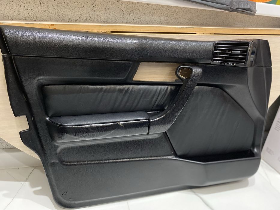 Обшвика дверные карты бмв Е34 до рест.