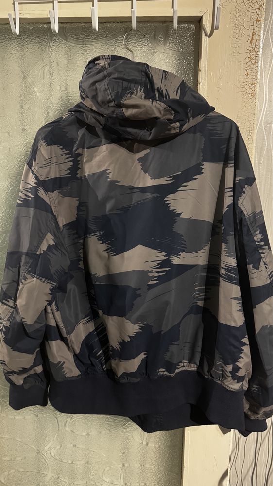Яке Armani Exchange