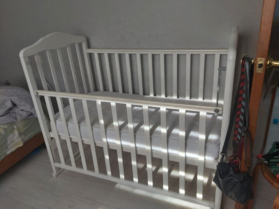 Продам детскую кроватку