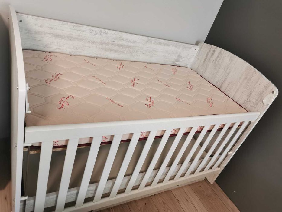 Детско Легло  с матрак.