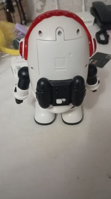 Продаю игрушку на боторейках