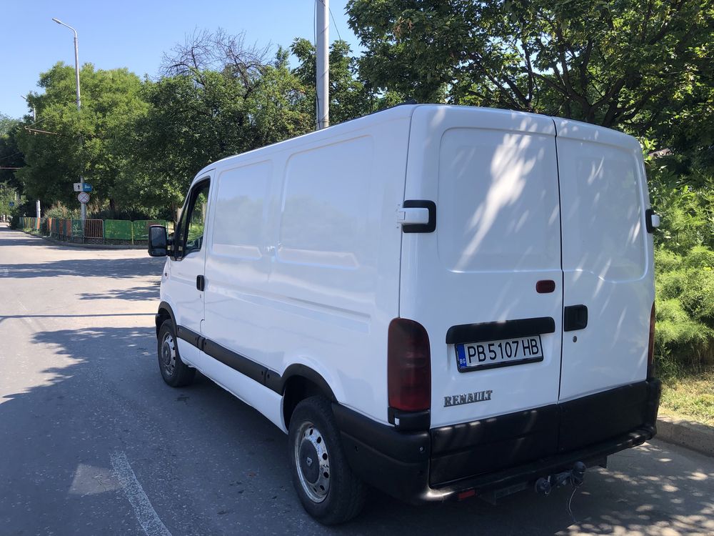 Товарен бус под наем Пловдив, RENAULT MASTER от 65 лв.