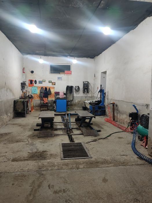 Сотилади хамма ускуналари бир жоя