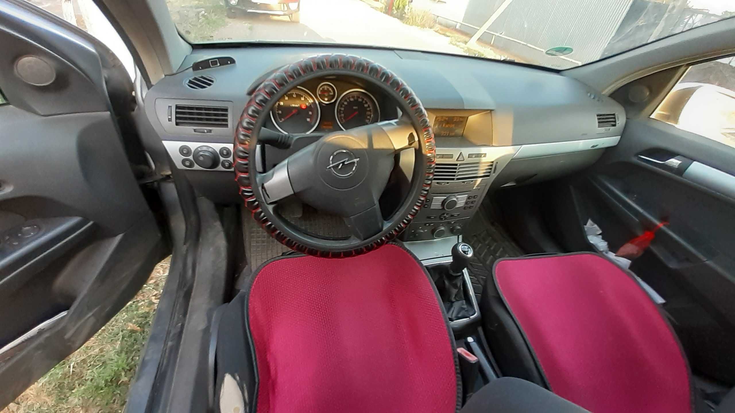 Opel astra h an 2004