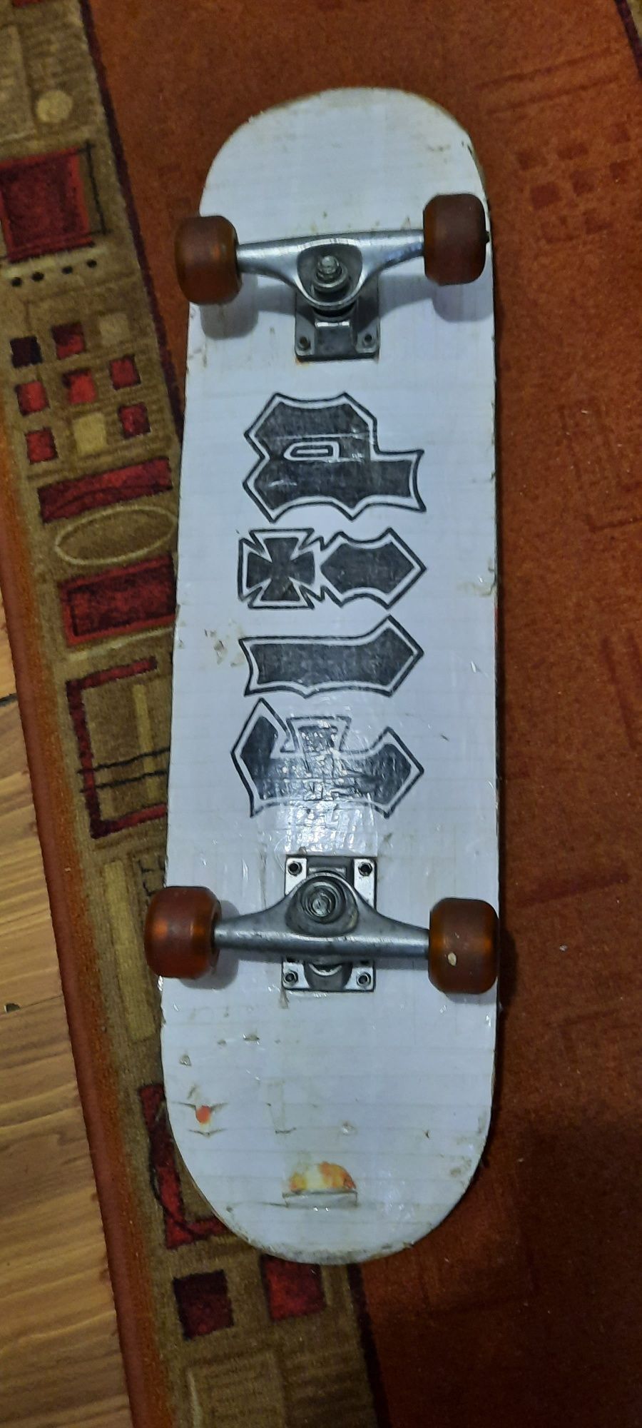 Vând skateboard.