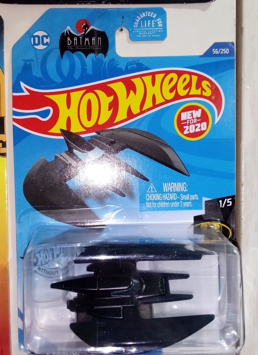 masinute Hot Wheels Batman Batmobile