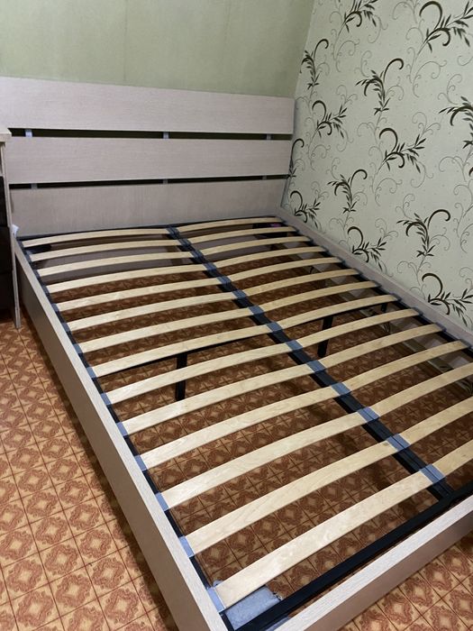 Продается кровать в отличном состоянии.