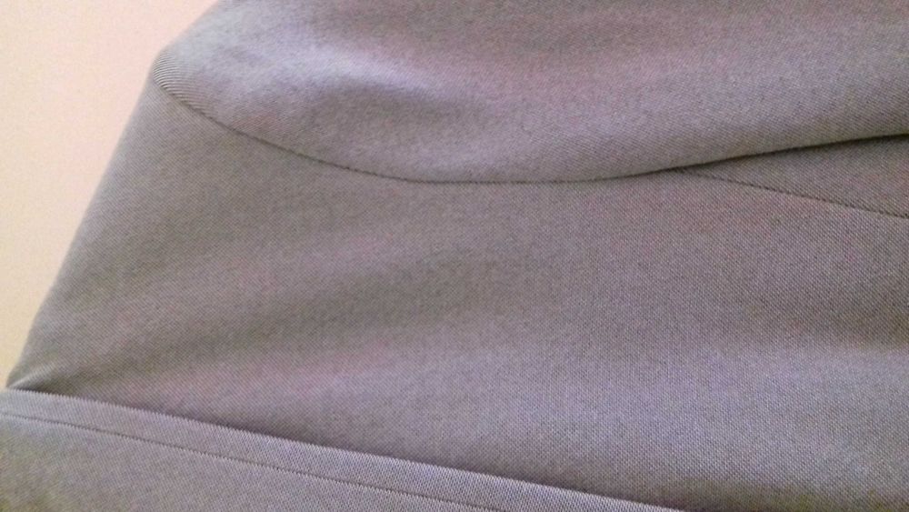 Елегантен дамски костюм на atmosphere пола със сако