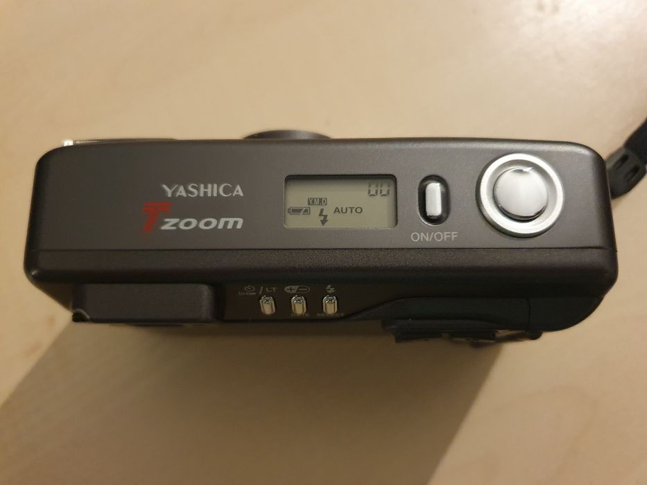 Yashica T4 zoom Kyocera