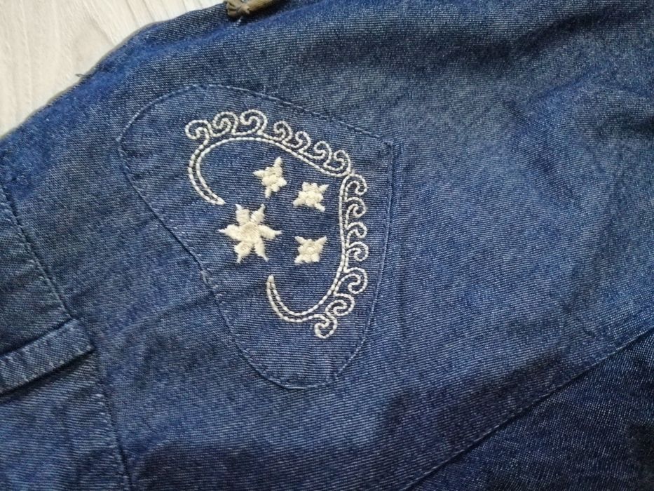 Pantaloni scurti din blug model hippie brodat dama marimea Xs-S 34/36