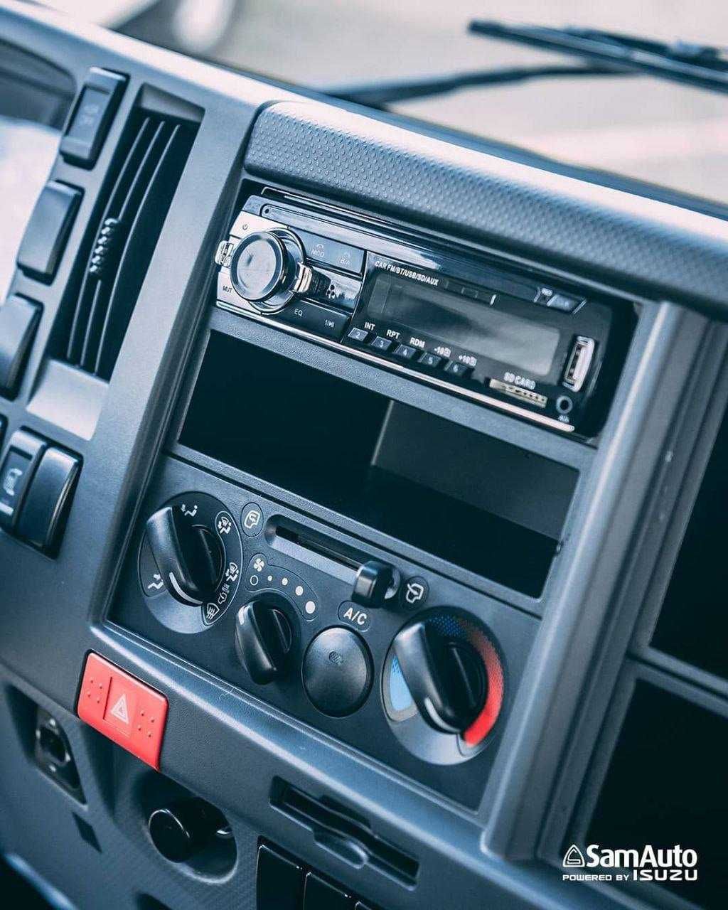 ISUZU NPR75K Avtofurgon