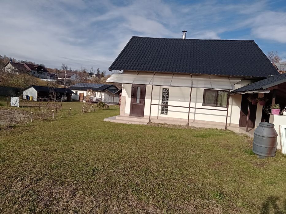 Vand casa in Slatioara com Rasca jud Suceava
