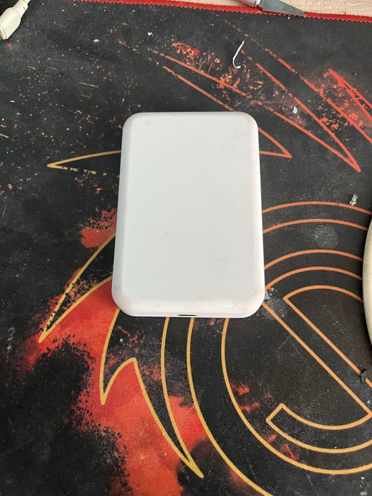 Vand baterie externa wireless magnetica