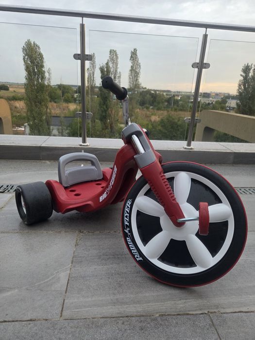 Bicicletă Radio Flyer Big Wheel americană, Noua