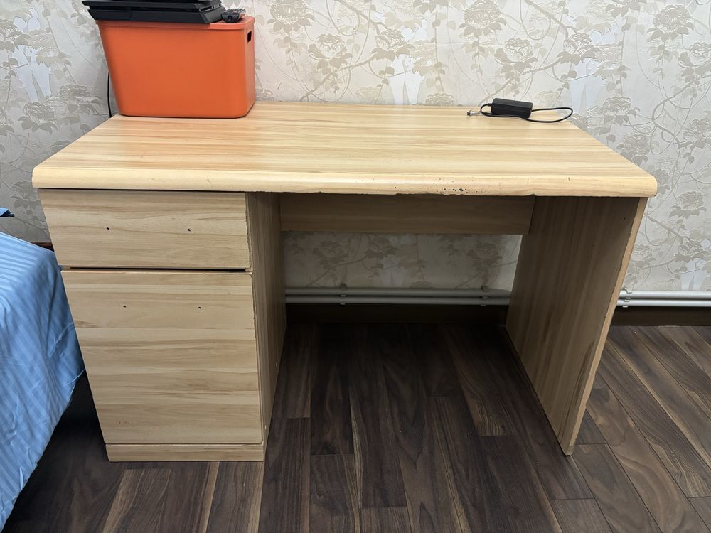Стол для работы/учебы
