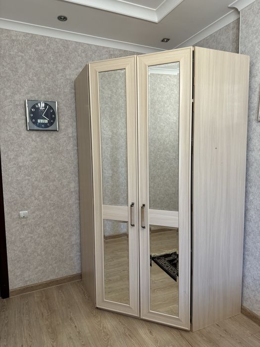 Шкаф угловой