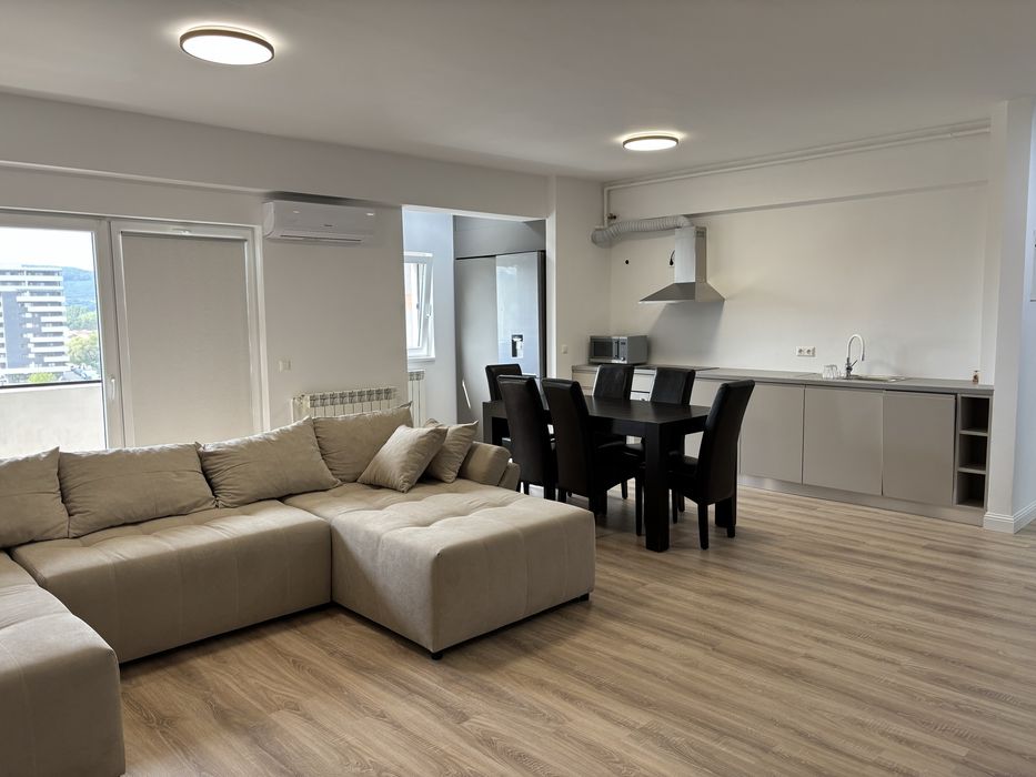 Inchiriez apartament regim hotelier