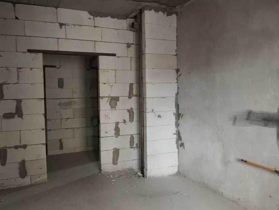 Юнусабад 2 Просторная трехкомнатная квартира-коробка  Метро Шахристан;