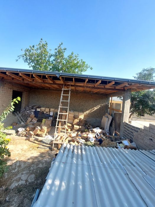 uy uchastka sotiladi sogdiana bovligdan ichkarida