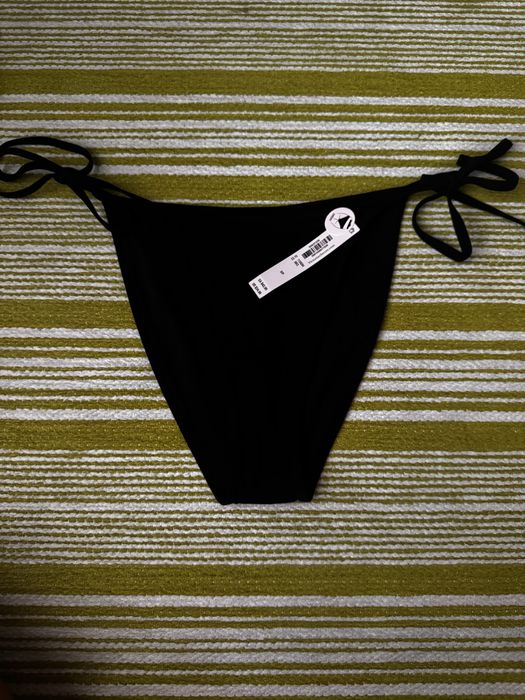 Vând bikini costum baie Victoria’s Secret –NOI cu etichetă, mărimea S.