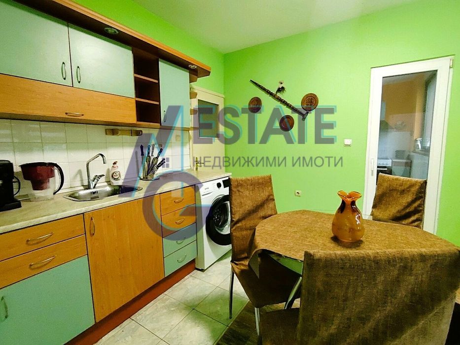 Стилно обзаведен тристаен апартамент под наем в жк. Възраждане,