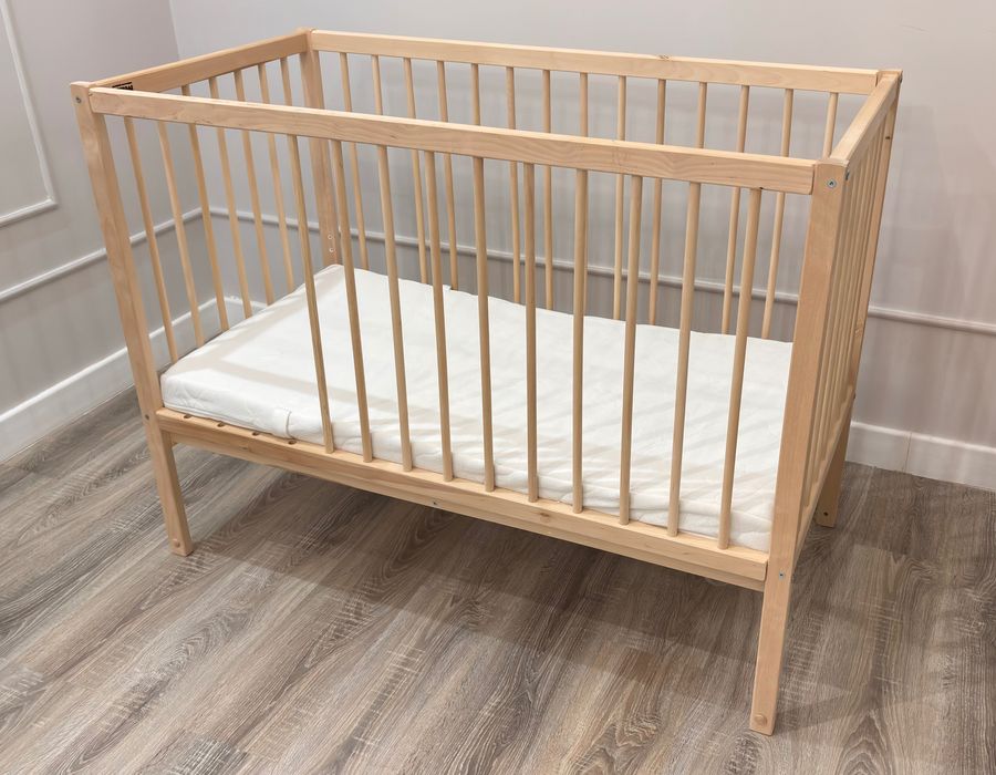 Детская кровать с матрасом