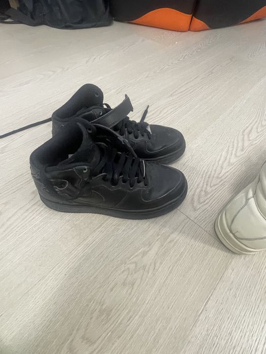 Air force 1 mid triple black