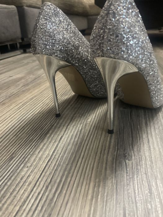 Обувки  с камъни