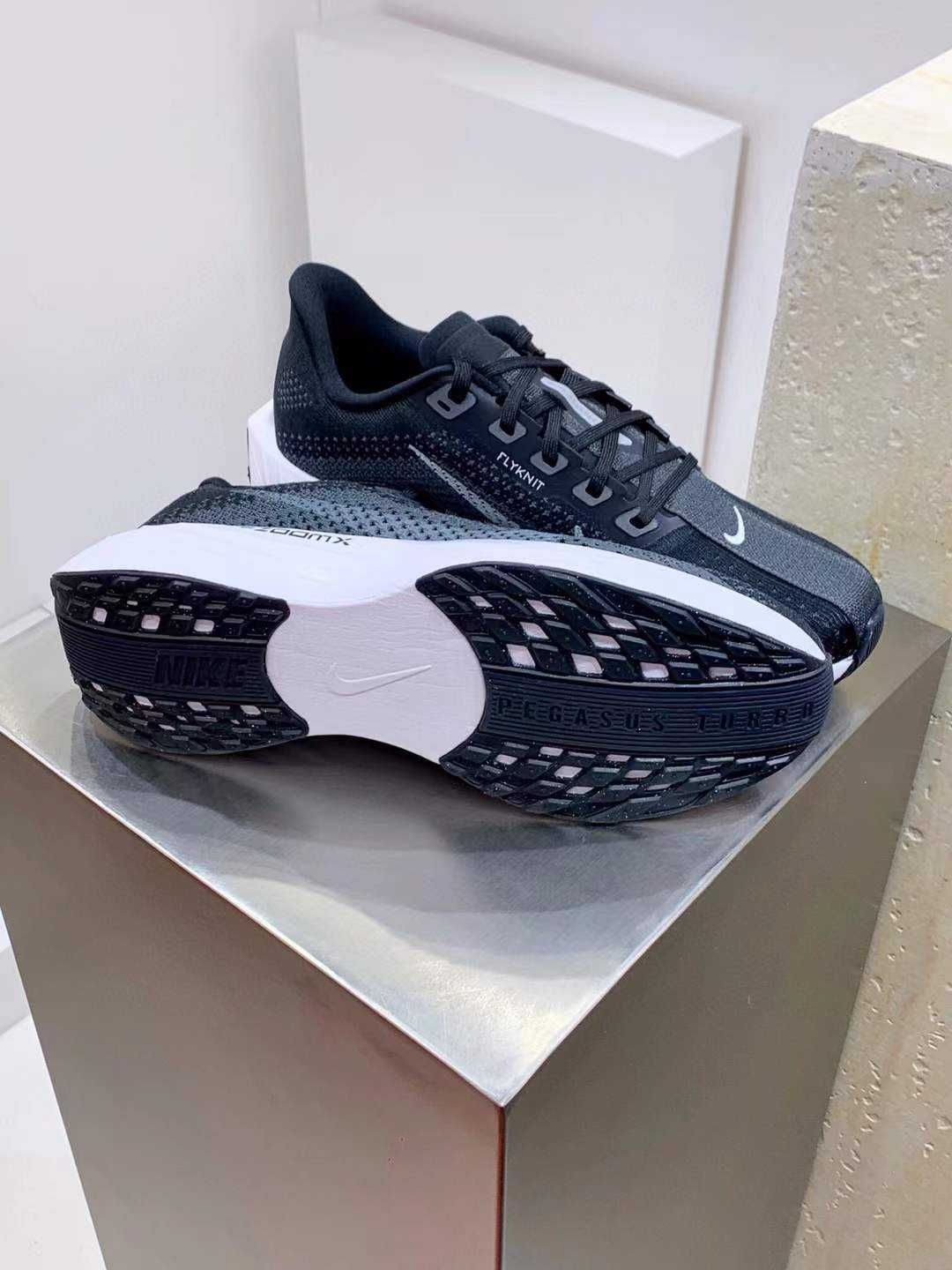 Нови мъжки маратонки Nike Pegasus Plus налични
