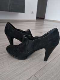 Botine negre cu toc, marime 40