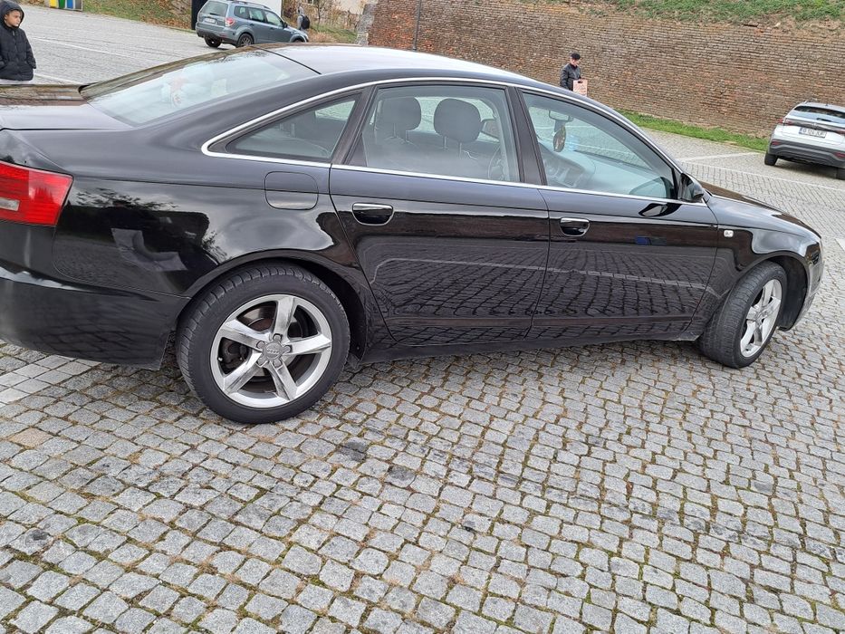 Vând Audi A6 acte la zii mașina este într-o stare perfectă