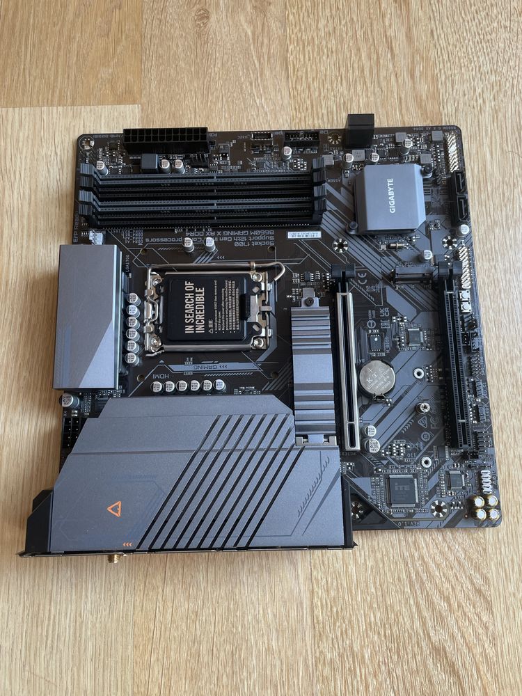 Дьнна платка Gigabyte B660 Gaming X AX DDR4 Socket 1700