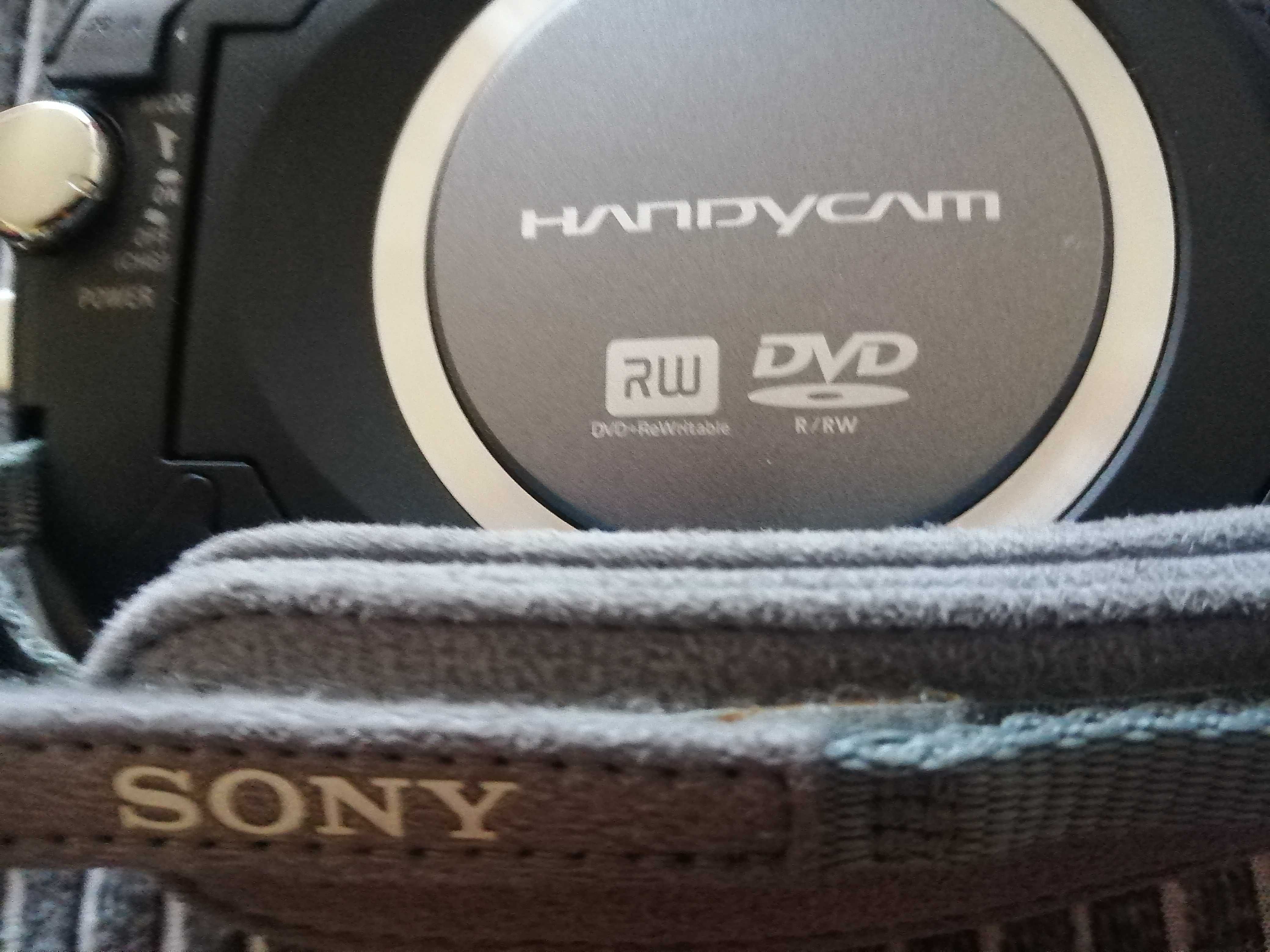 Продава камера  SONY мoдел DCR-DVD203E