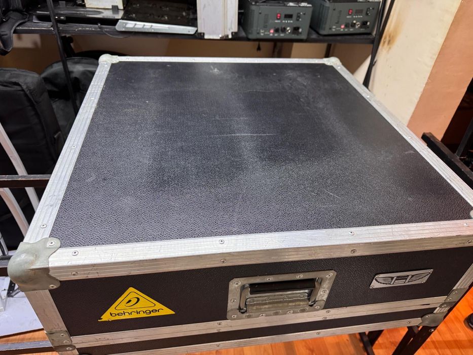 Behringer X32 Compact+case impecabil