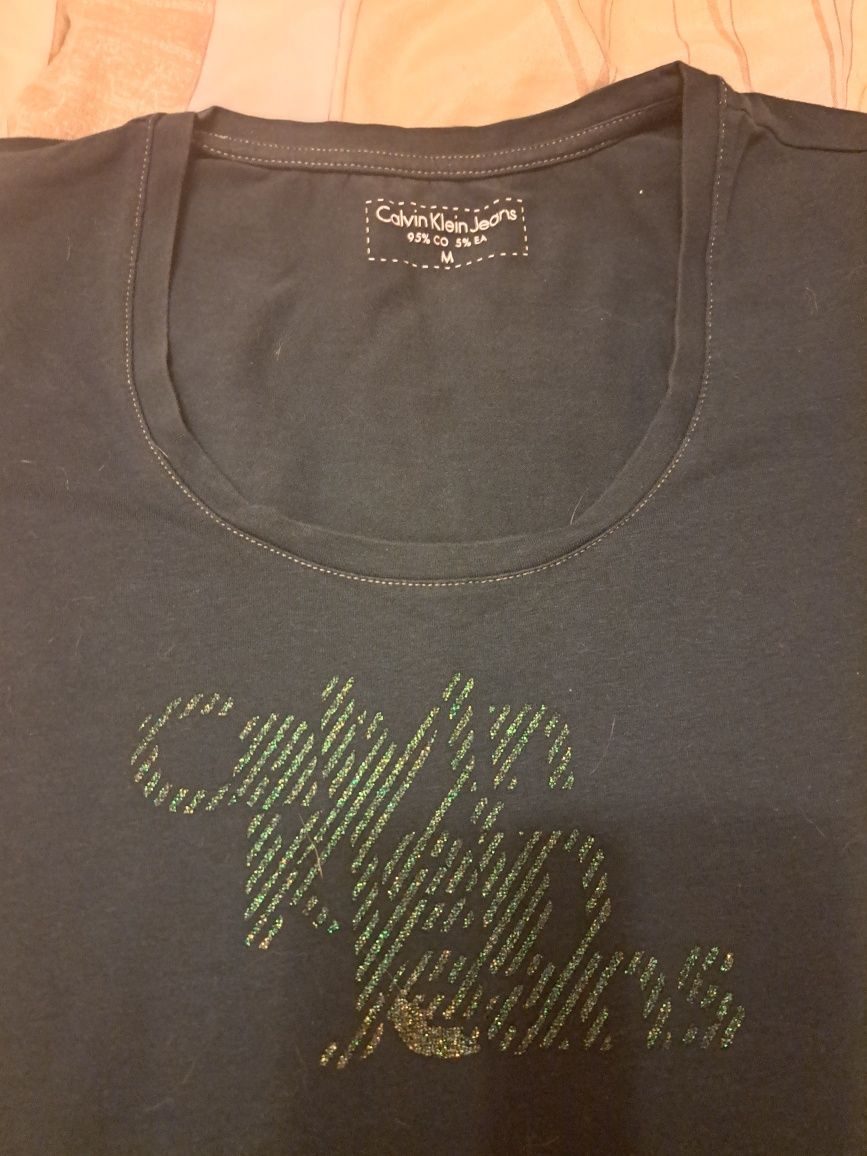 Оригинална блузка на Calvin Klein