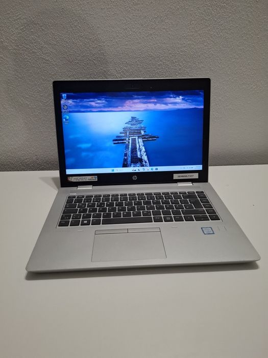 Laptop Hp cu i5 generatia a 8 a , windows 11