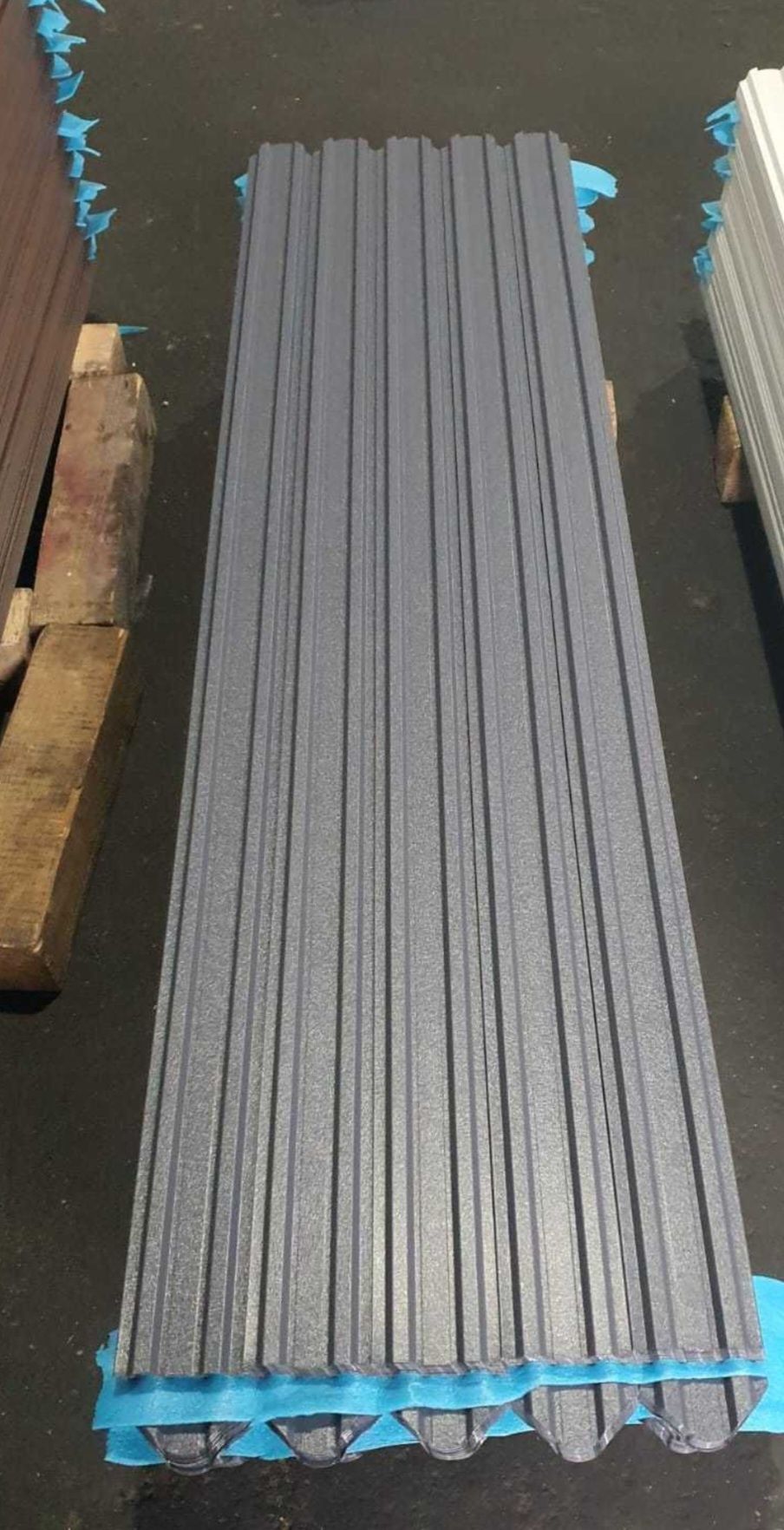 Vând șipcă metalică de gard orice culoare