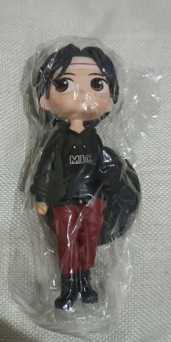 Продаю фигурки группы BTS