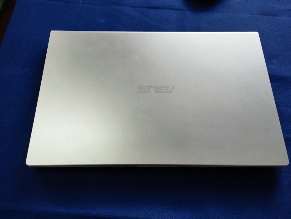 Asus kompyuter  sotiladi