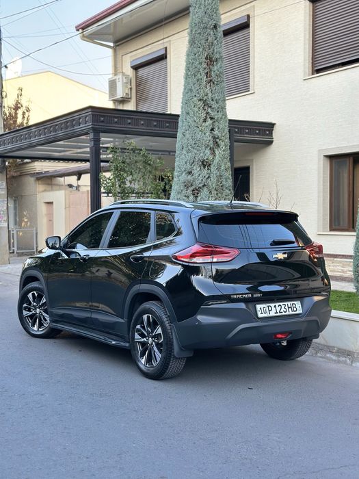 Продается автомобиль Tracker 2