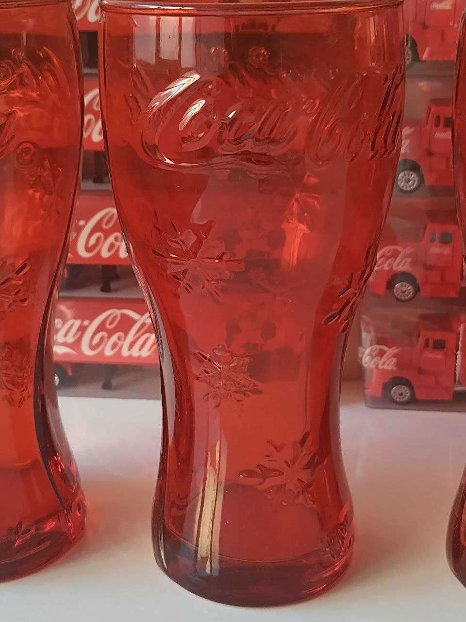 Продавам комплект коледни чаши Кока Кола (6 броя)