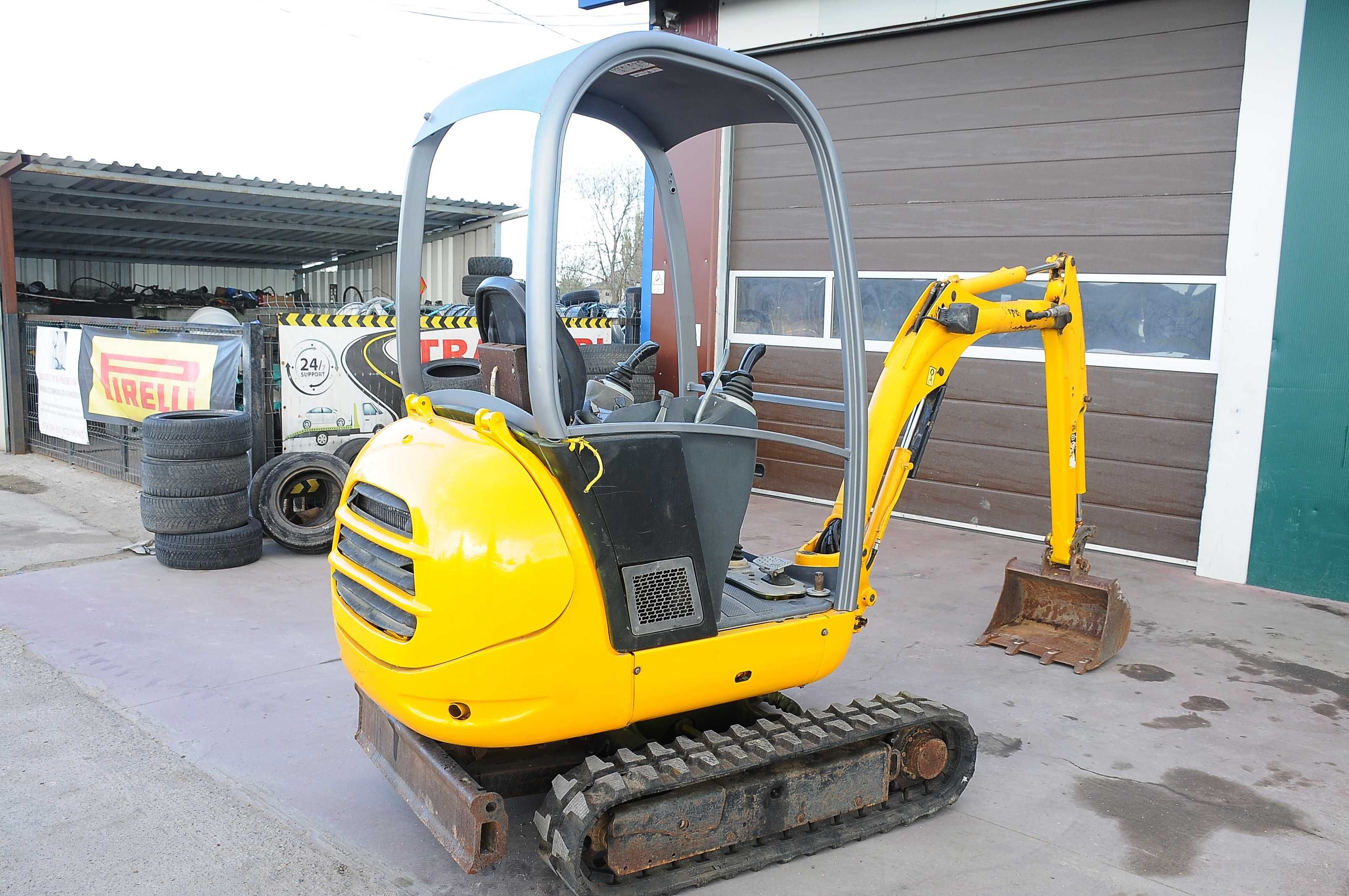 Miniexcavator JCB 8018 anul 2007 masa 1.8 tone joystick senile noi