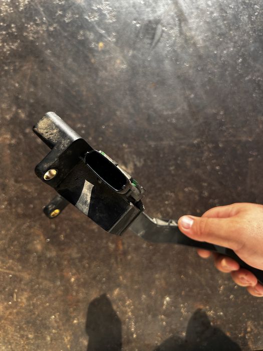 Pedala acceleratie Iveco Daily